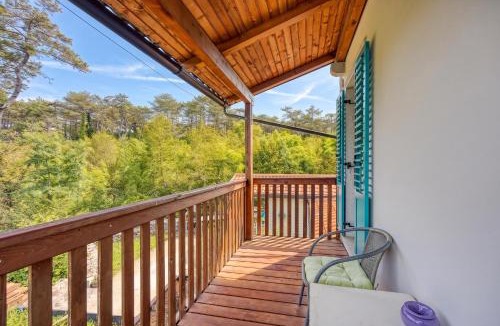 Kras Apartment | Villa Salamander Suite - Garden & EV charger - Happy Rentals