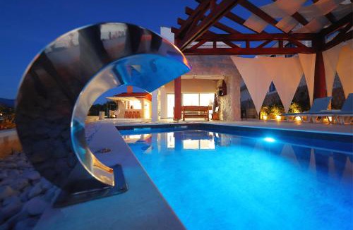 Ljubac Villa | Villa Maritime - Exklusive Strandvilla mit beheiztem Pool, Grillhütte & Meerblick bei Zadar