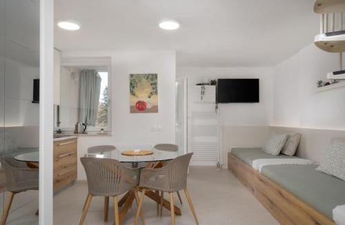 Ankaran Apartment | Sunny Apartment with Terrace