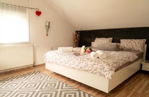 Tisina Apartment | Zala House with Jacuzzi & Garden - Happy Rentals