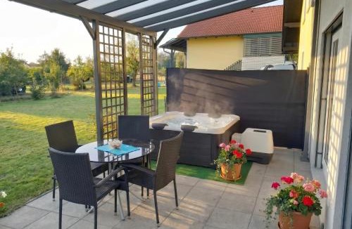 Tisina Apartment | Zala House with Jacuzzi & Garden - Happy Rentals