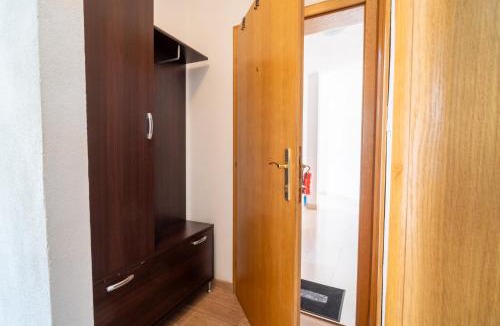 Cove Makarac (Milna) Apartment | Apartments Kristina
