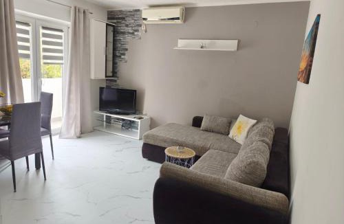 Supetarska Draga Apartment | Apartments Luka