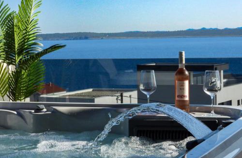 Rtina Apartment | Vista Azura Apartment - Sea View & Private Jacuzzi