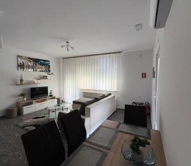 Duga Resa Apartment | Apartmani HeManoS