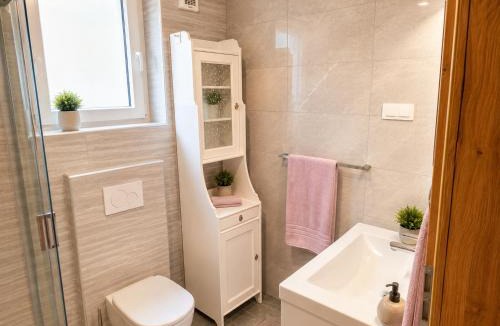 Radovljica Apartment | Apartment Beli