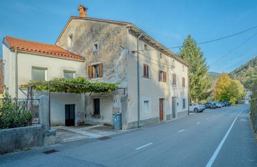 Vipava Apartment | Vipava River Retreat - Happy Rentals