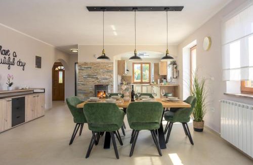 Koper Apartment | Double D Modern Family Apartment near Koper - Happy Rentals