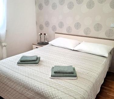 Rogoznica Apartment | Apartments Mladenka
