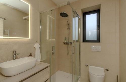 Sarsoni Apartment | Villa Isabel - Luxury Apartments with Heated Pool & Sea View