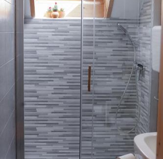 Idrija Apartment | TDI - Modern 2-Bedroom Apartment in nature
