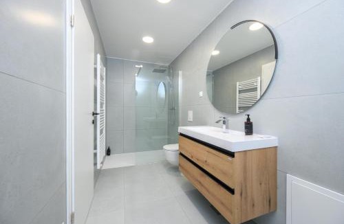 Hrib pri Hinjah Apartment | Cirus Riverfront Kolpa & Rafting