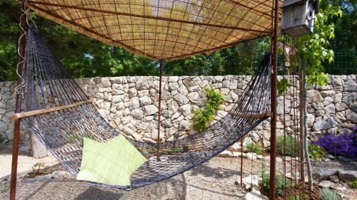 Sveti Ivan Dobrinjski Villa | Little blue House by Villas Guide