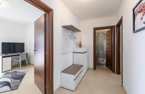 Jurandvor Apartment | House Zrile with garden and jacuzzi