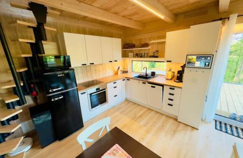 Ivancna Gorica House | Secluded Romantic Cabin · Hot Tub & Barrel Sauna