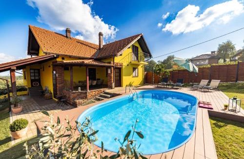 Pitomaca Villa | Villa Lipica - kuća s 3 spavaće sobe, saunom, grijanim bazenom u prekrasnom vinogradu