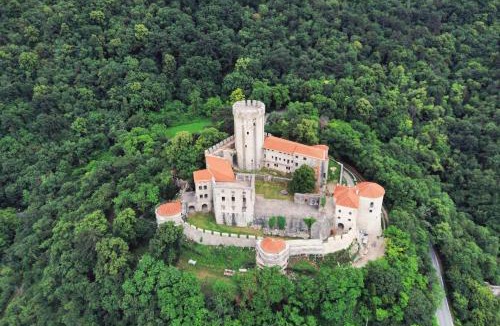 Vipava Apartment | Vipava River Retreat - Happy Rentals