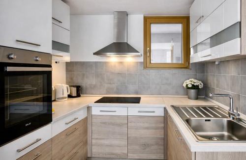 Dobrovnik Apartment | Hiša PRI JEZERU