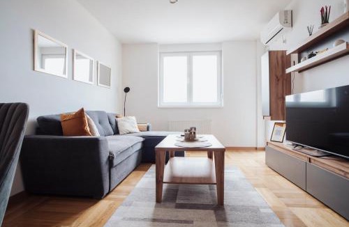 Banja Luka Apartment | Sky View - Apartment & GARAGE, Banja Luka