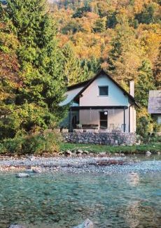 Ig House | Riverside Guesthouse