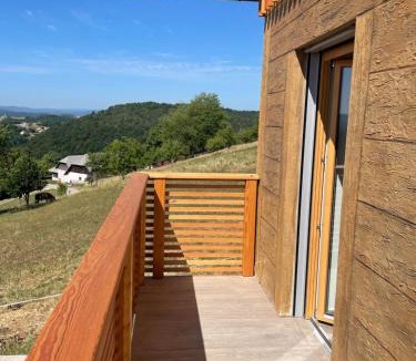 Hrastnik Apartment | Zerko Holiday Apartment MARJETKA with 3h JACUZZI for FREE
