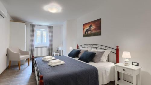 Motovun Villa | Rustic villa Pietro with panoramic view in Motovun