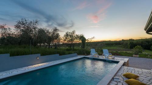 Radini Villa | Villa Pendolina with pool and grill in Umag