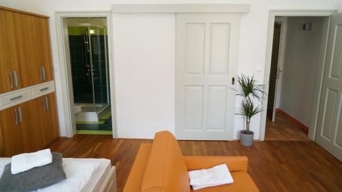 Kozarisce Apartment | Snežnik castle estate