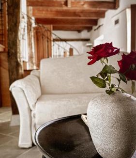 Kras Apartment | Prosciutto Kingdom - Kraljestvo pršuta by Pršutarna Ščuka