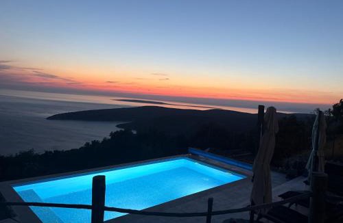 Ustrine House | Vita Vacation Home