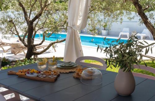 Tugare Villa | VILLA TUGARKA private pool, fitness, play-house, great for families, max 6 per.