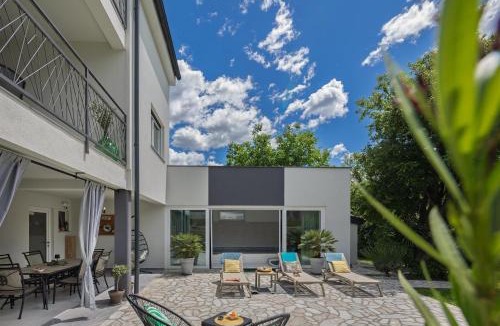 Tribalj Villa | Villa Manea