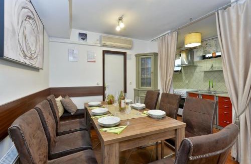 Sveti Ivan Zelina House | Twin Oasis Retreat with Pool & Spa - Happy Rentals