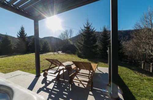 Mrkopalj Ski Chalet | CASA NATURA - charming chalet with hot tub