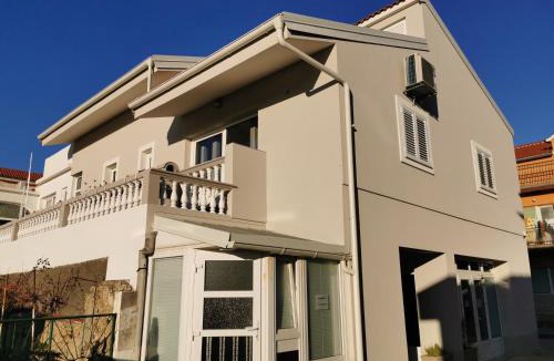 Tribunj Apartment | Guest accommodation house Greta