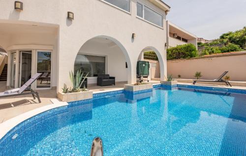Pag House | Luxurious Home In Pag