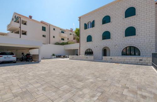 Cavtat Apartment | Luxury Private Spa Apartment with Heated Pool & Sauna and Sea View