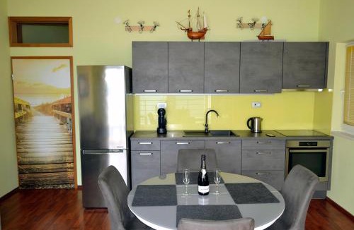 Tijesno Apartment | Rozali Tisno Apartments
