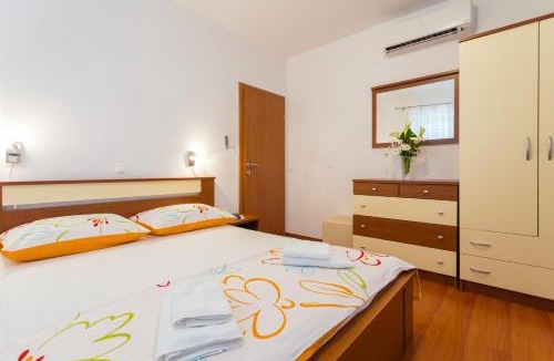 Pomena Apartment | Apartments Slavica