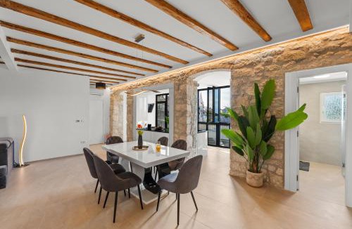 City Center Apartment | Angel's Sunrise Apartment