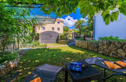 Omisalj Apartment | Apartment Lokvica