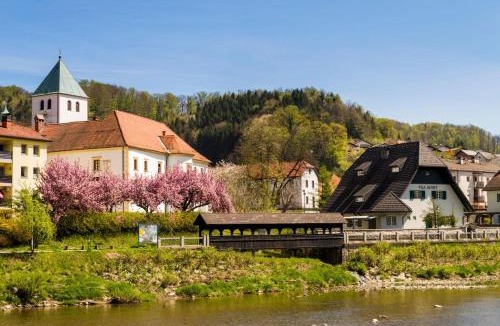 Bostanj Ski Chalet | House of Nature Glamping & Sauna - Happy Rentals