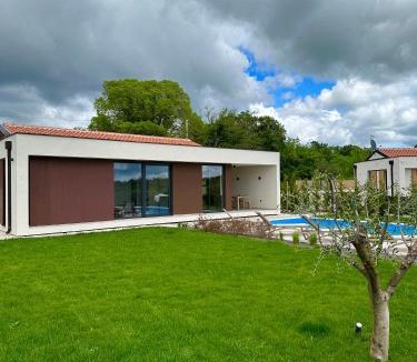Vosteni Villa | Villa Moderna San Lorenzo