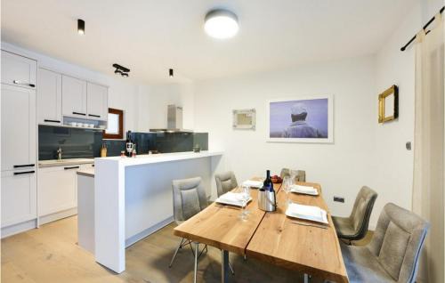 Lovinac House | Villa Tona
