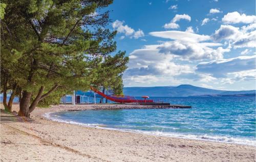 Smrika House | Two-Bedroom Holiday Home In Smrika