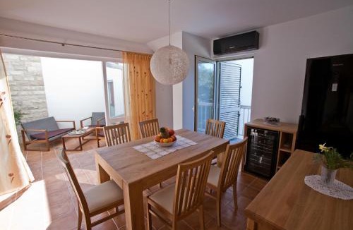 Split Apartment | Deluxe Villa Apartment