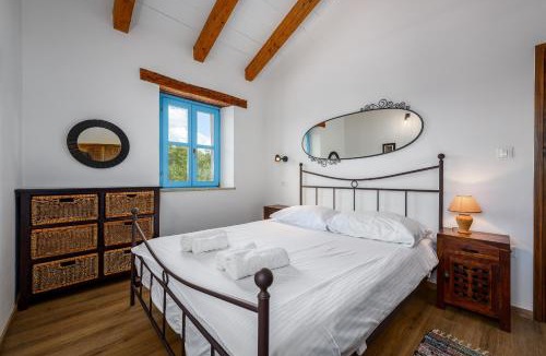 Heraki Villa | Villa Rovo