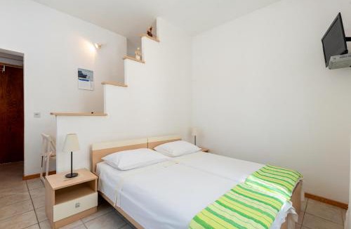 Island Hvar Apartment | Apartments by the sea Jelsa, Hvar - 11319