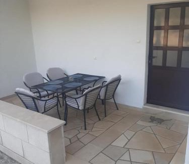 Dol House | Apartmani Ino