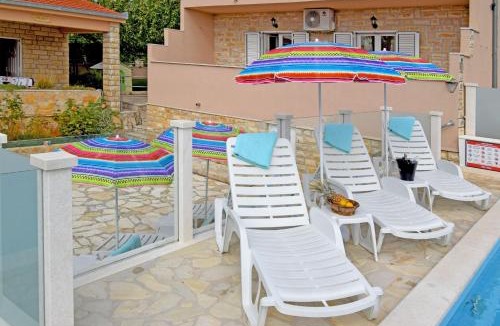 Muc Villa | VILLA DINJA